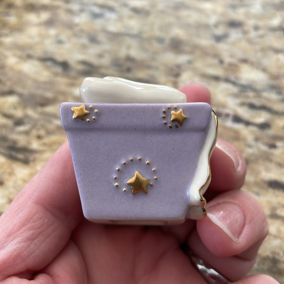 🌎 Lenox Holiday Traditions Lavender Present - Picture 8 of 14